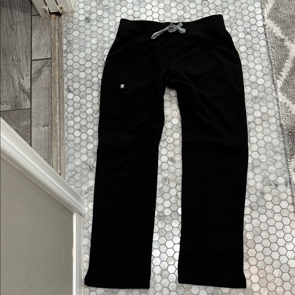 FIGS Black scrub pants KADE SMALL